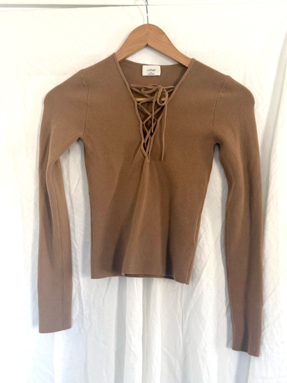 Wilfred Aritzia Long Sleeve Tether Sweater in Camel Brown, XS